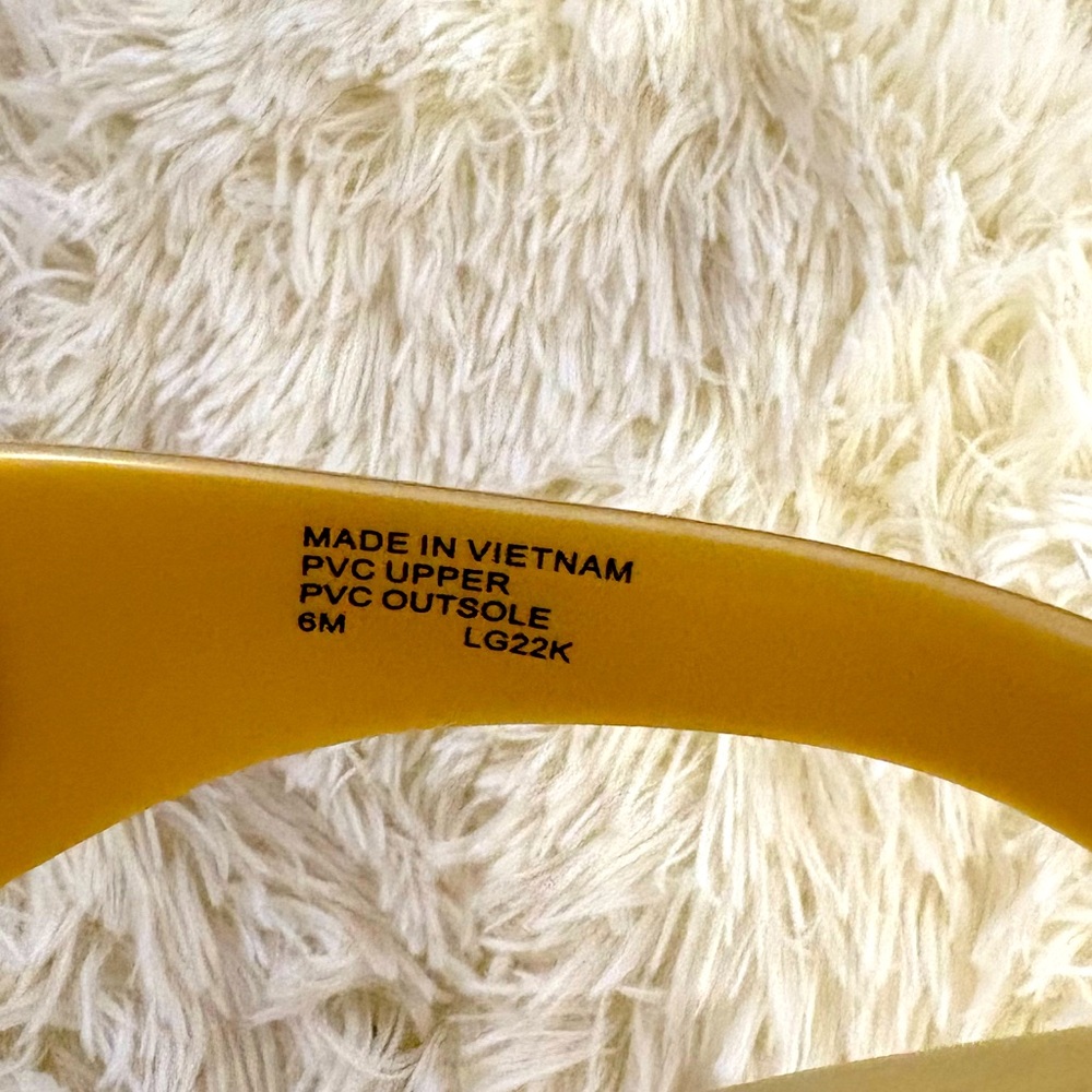 Michael Kors Metallic Gold Sandals/FlipFlops - Picture 2 of 3
